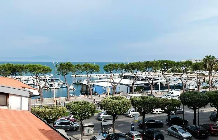 Seros Bed & Breakfast 4*